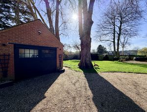 Photo 27- click for photo gallery